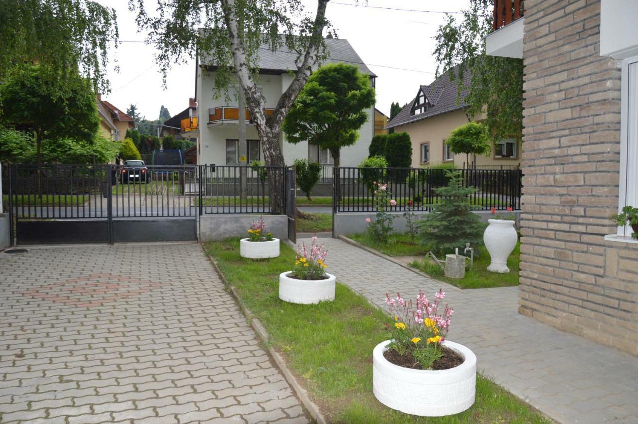 Varga Apartman Хевиз Экстерьер фото