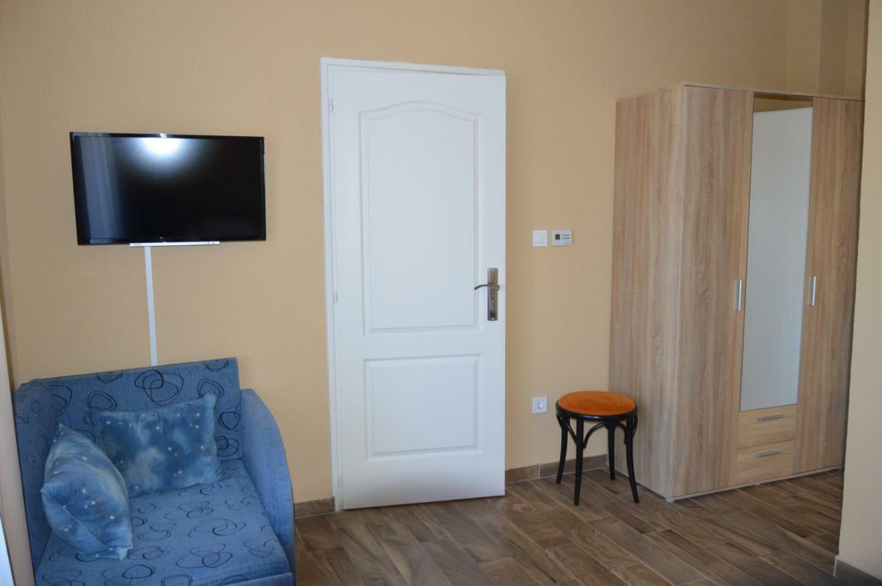 Varga Apartman Хевиз Экстерьер фото