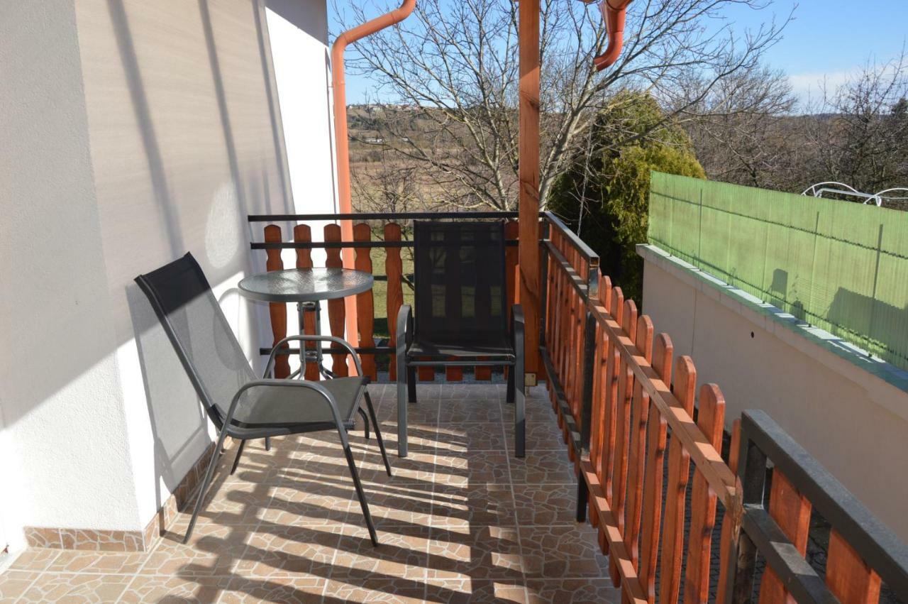 Varga Apartman Хевиз Экстерьер фото