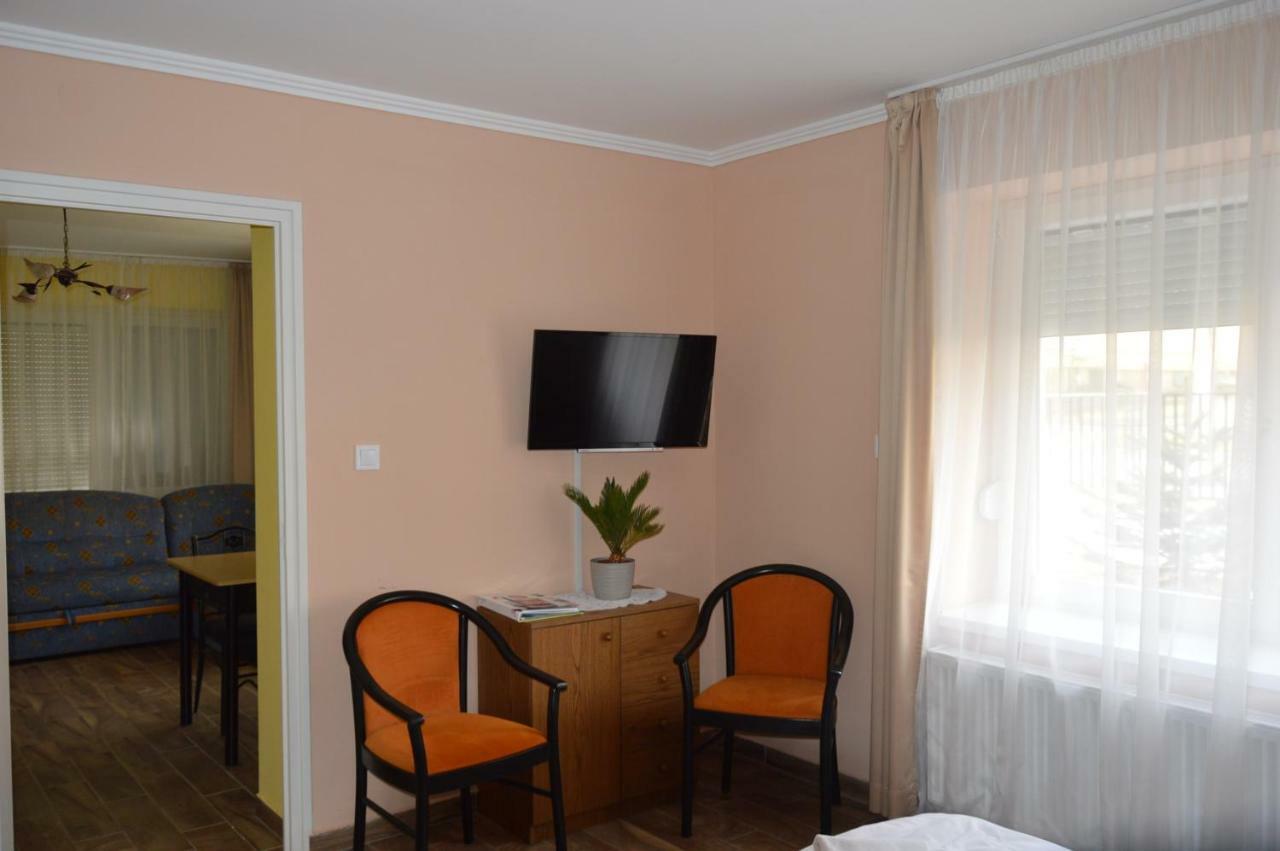 Varga Apartman Хевиз Экстерьер фото